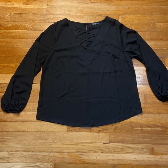 Plus - Long Sleeve Crisscross V Neck Blouse - 1X - Picture 4 of 7